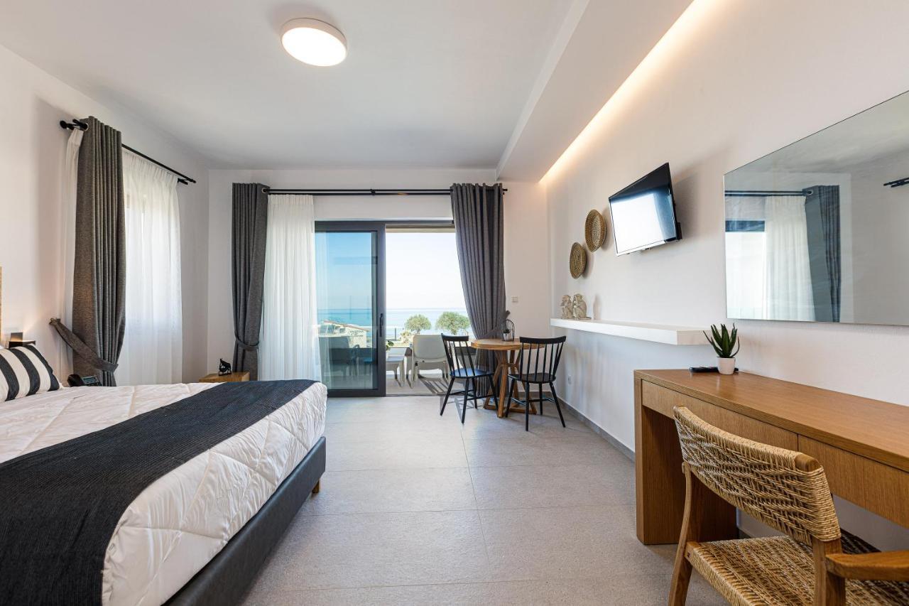 Eleven Boutique Suites Stavromenos Exterior foto