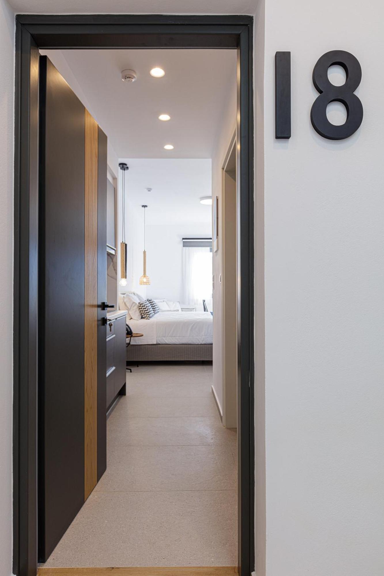 Eleven Boutique Suites Stavromenos Zimmer foto